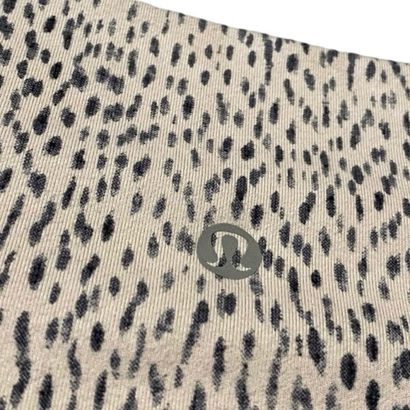 Lululemon Wunder Under Crop ll Sz 4 Spot Grain - Picture 9 of 10